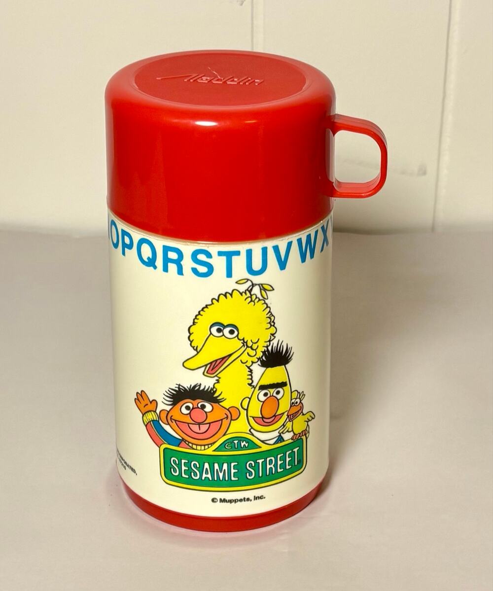 Vintage Sesame Street Aladdin Thermos Big Bird Bert Ernie 8oz Plastic Red Blue